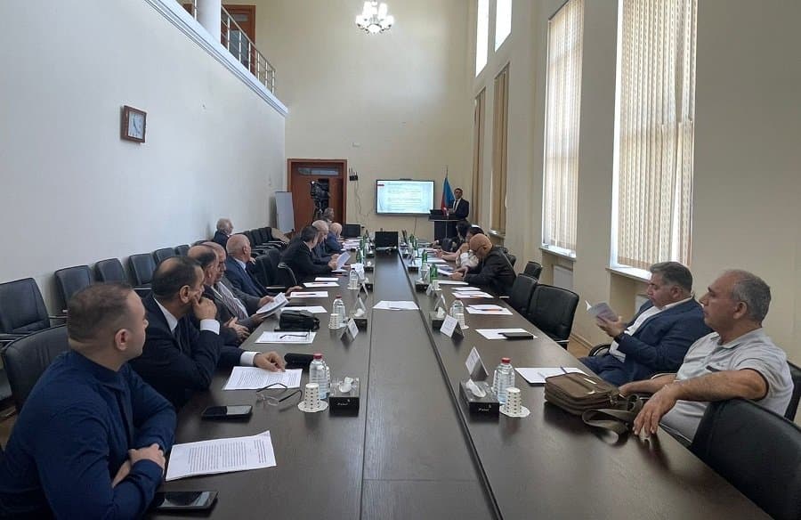 “Yaşıl təchizat sisteminin idarə edilməsi: Gəncə alüminium kompleksi timsalında” mövzusunda dissertasiya işi müdafiə edilib